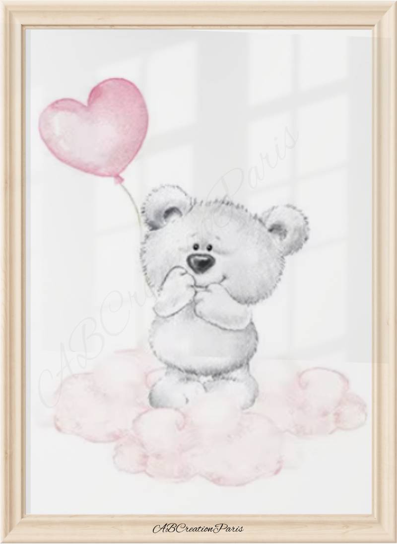 affiche bébé ourson tenant un ballon en forme de cœur rose. Il est assis sur un nuage rose pale
