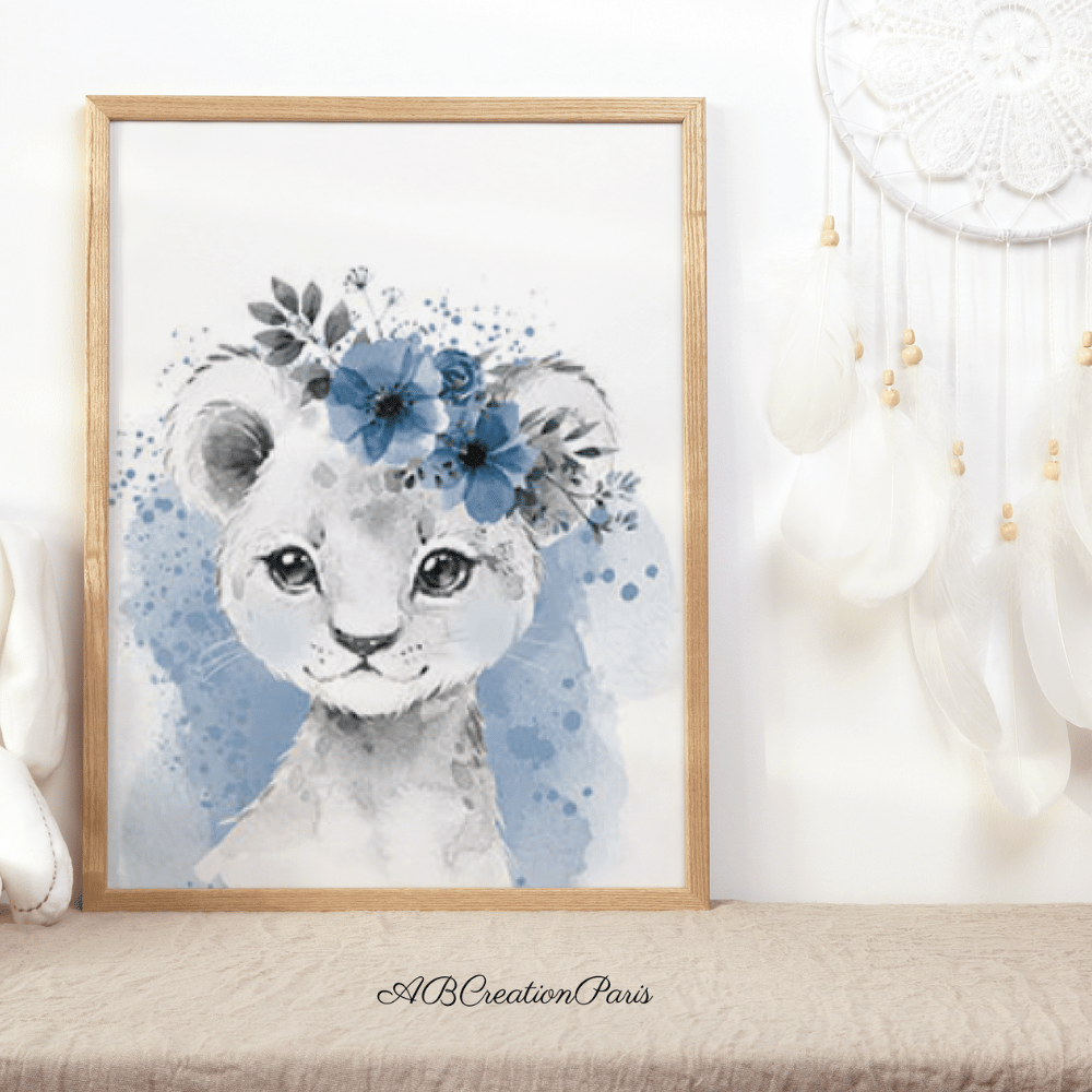 affiche lion avec une couronne de fleur bleu et un fond aquarelle bleu