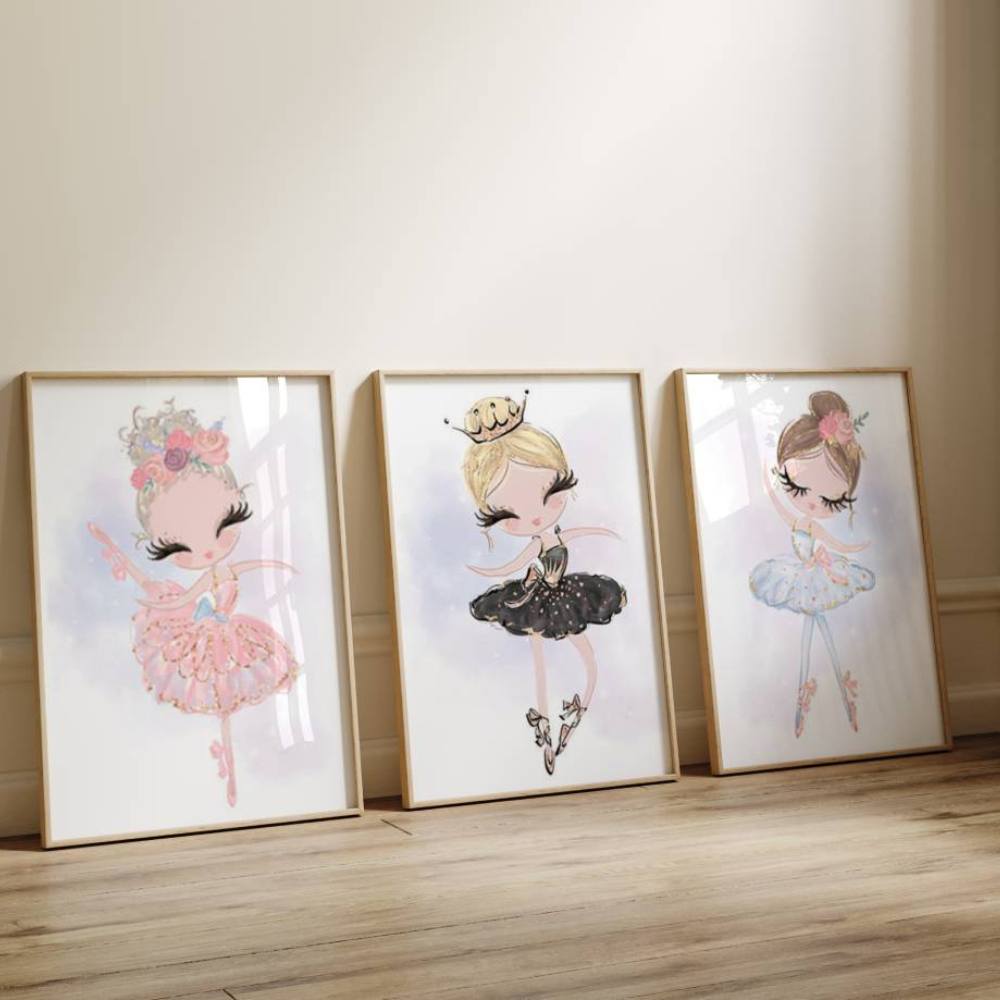 Affiche murale chambre fille représentant des danseuse en tutu et couronne. 