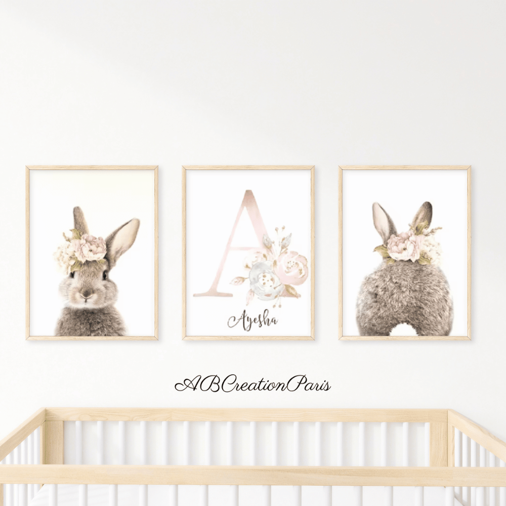 affiche chambre fille theme lapin, lapin de face et lapn de dos avec une couronne de fleur