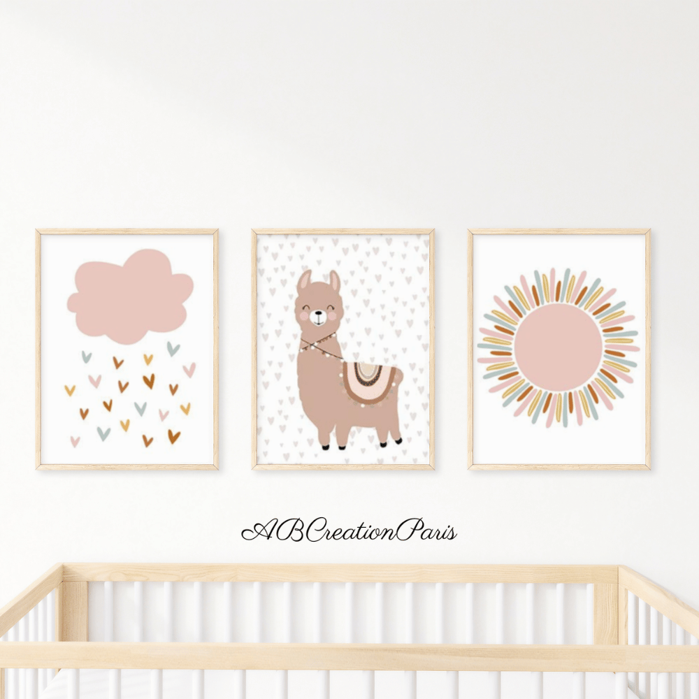 trio d'affiche chambre enfant avec un nuage rose un lama et un soleil coloree 